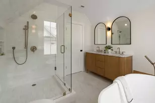 326 Lowell St, Somerville, MA 02145 - Photo 9