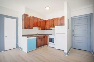 140 Chestnut St, Springfield, MA 01103 - Photo 3