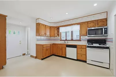 86 Hawthorne St, Boston, MA 02131 - Photo 15