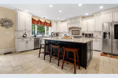 21 Clover St, Belmont, MA 02478 - Photo 5