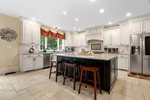 21 Clover St, Belmont, MA 02478 - Photo 5