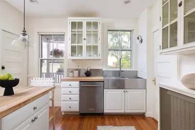 255 Walnut St #B, Brookline, MA 02445 - Photo 9