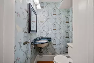14 Pinckney St, Boston, MA 02114 - Photo 25