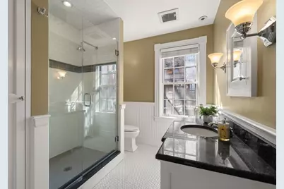 14 Pinckney Street, Boston, MA 02114 - Photo 23