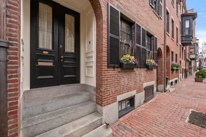 14 Pinckney Street, Boston, MA 02114 - Photo 1
