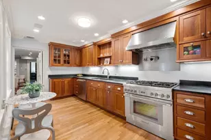 14 Pinckney St, Boston, MA 02114 - Photo 7