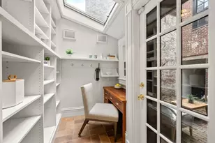 14 Pinckney St, Boston, MA 02114 - Photo 9