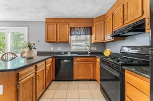 905 Wellman Ave, Chelmsford, MA 01863 - Photo 9