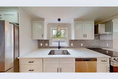 107 Washington St, Hudson, MA 01749 - Photo 3