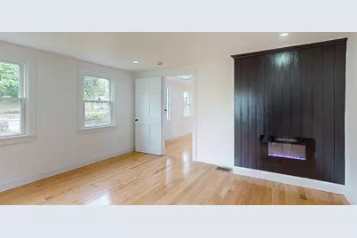 107 Washington St, Hudson, MA 01749 - Photo 11