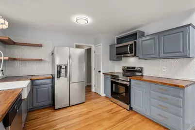 1066 Hillside St, Milton, MA 02186 - Photo 7