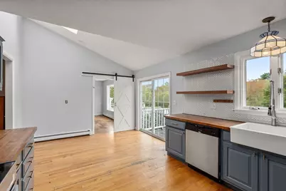 1066 Hillside St, Milton, MA 02186 - Photo 9