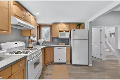 29 Bacheller St, Lynn, MA 01904 - Photo 7