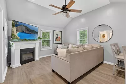 29 Bacheller St, Lynn, MA 01904 - Photo 5