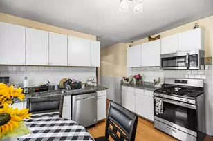 38 Pembroke St, Medford, MA 02155 - Photo 25