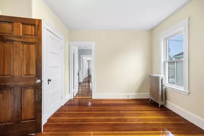 38 Pembroke St, Medford, MA 02155 - Photo 15