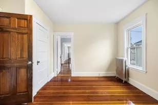 38 Pembroke St, Medford, MA 02155 - Photo 15