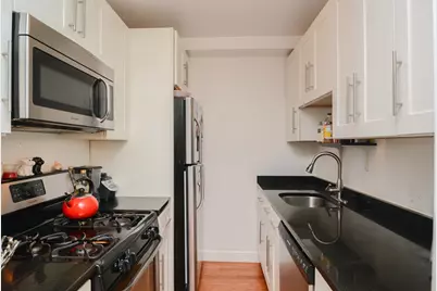 546 East 8th Street #2, Boston, MA 02127 - Photo 17