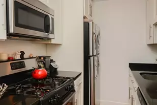 546 E 8th St, Boston, MA 02127 - Photo 19