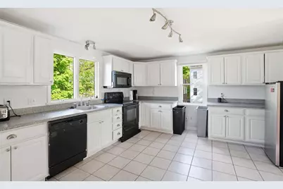 42 Duck Ln, Hull, MA 02045 - Photo 3