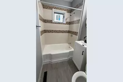16 Amherst St #1, Springfield, MA 01109 - Photo 3