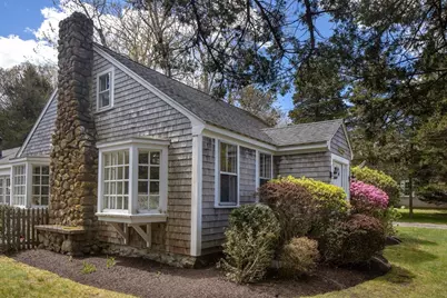 12 Noyes Ave, Mattapoisett, MA 02739 - Photo 9