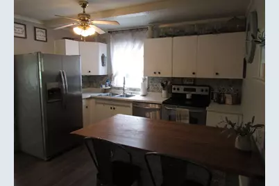 3 Crestwood Ave, Plainville, MA 02762 - Photo 9