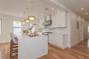 125 Mt Vernon St, Newton, MA 02465 - Photo 7