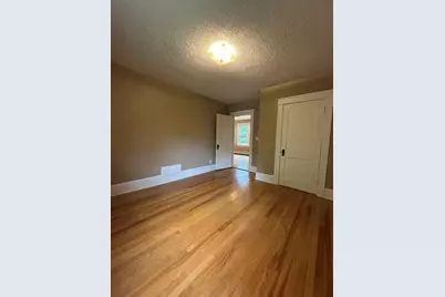 10 Park St, Auburn, MA 01501 - Photo 9