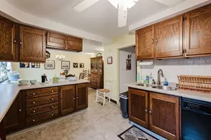 41 Capitol St, New Bedford, MA 02744 - Photo 13