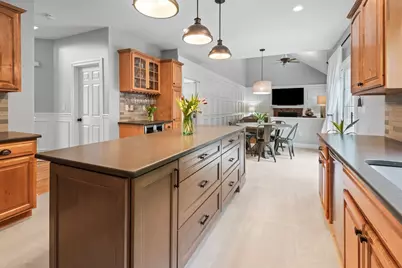 6 Trowbridge Cir, Shrewsbury, MA 01545 - Photo 11