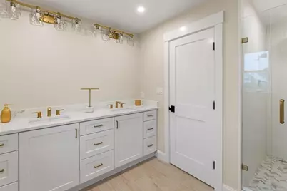 45 Maplewood #45, Watertown, MA 02472 - Photo 19