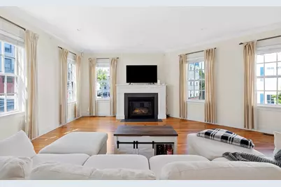 402 E 3rd St #1, Boston, MA 02127 - Photo 3