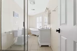 402 E 3rd St, Boston, MA 02127 - Photo 17