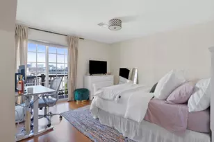 402 E 3rd St, Boston, MA 02127 - Photo 9