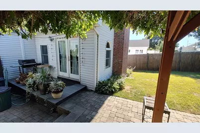 42 Freeman Ave, Everett, MA 02149 - Photo 7