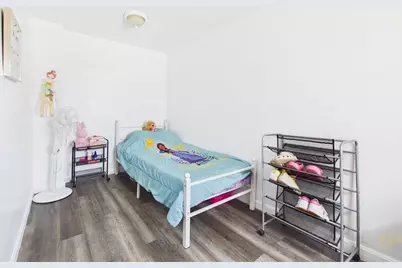 672 Kempton St, New Bedford, MA 02740 - Photo 15