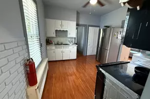 11 Wayne St, Worcester, MA 01603 - Photo 9