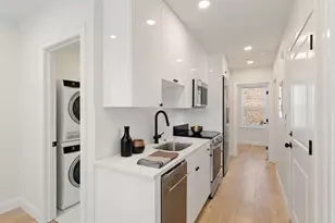 19 Bartlett Pl, Boston, MA 02113 - Photo 3
