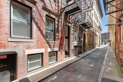 19 Bartlett Place #3, Boston, MA 02113 - Photo 7