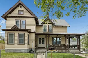 216 Walnut St, Clinton, MA 01510 - Photo 1