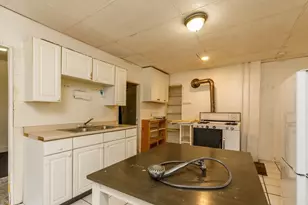 76 Leighton St, Fitchburg, MA 01420 - Photo 7