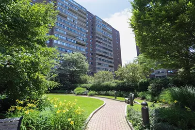 9 Hawthorne Pl #4A, Boston, MA 02114 - Photo 1