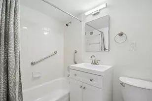 9 Hawthorne Pl, Boston, MA 02114 - Photo 19