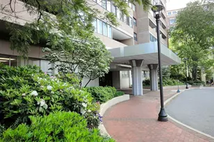 9 Hawthorne Pl, Boston, MA 02114 - Photo 41