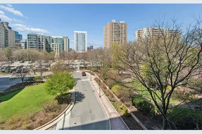 9 Hawthorne Pl #4A, Boston, MA 02114 - Photo 5