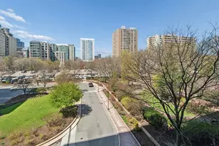 9 Hawthorne Pl, Boston, MA 02114 - Photo 5