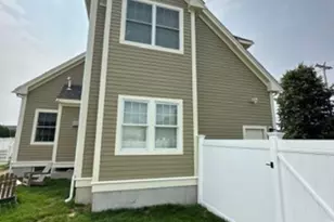 31 Chestnut St, Foxboro, MA 02035 - Photo 3
