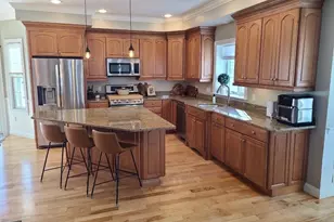 31 Chestnut St, Foxboro, MA 02035 - Photo 5