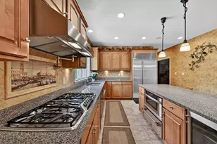 101 Meadowbrook Ln, Westport, MA 02790 - Photo 11
